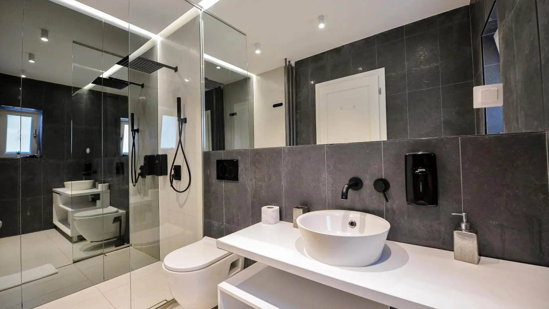 Downtown By Grand Accommodation Bucharest Apartment